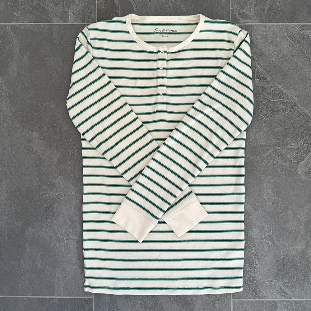 Fin & Vince Ribbed Snap Top